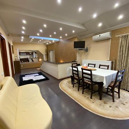 Central Apart Apartamento Oradea Exterior foto