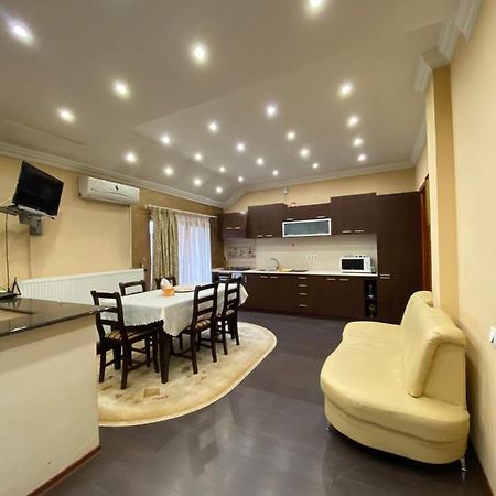 Central Apart Apartamento Oradea Exterior foto